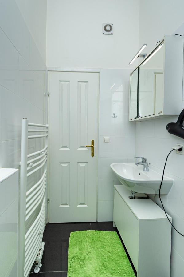 Moderne 2-Zimmer Wohnung In Wien Esterno foto
